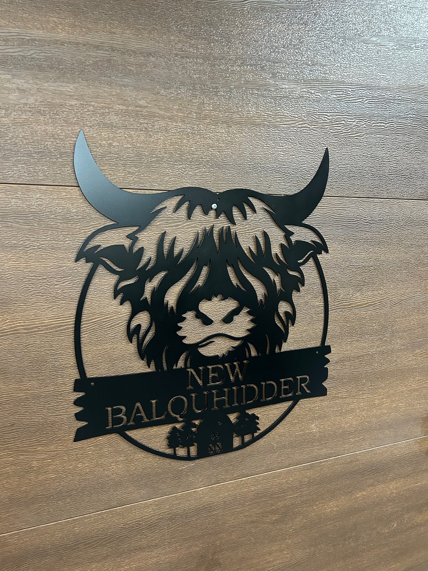 Panneau en métal personnalisé représentant une vache des Highlands