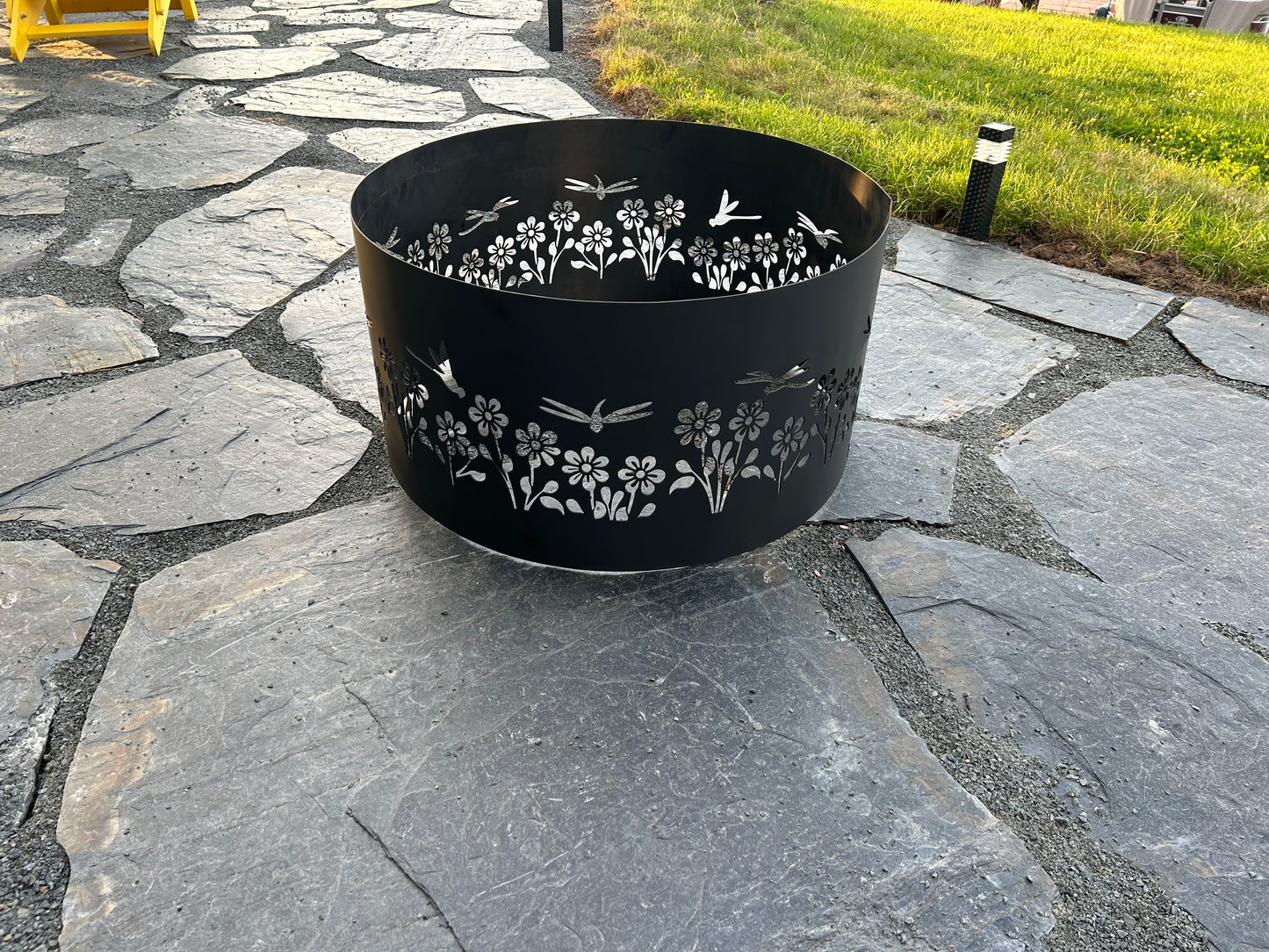 Bague de feu personnalisée avec fleurs de libellule