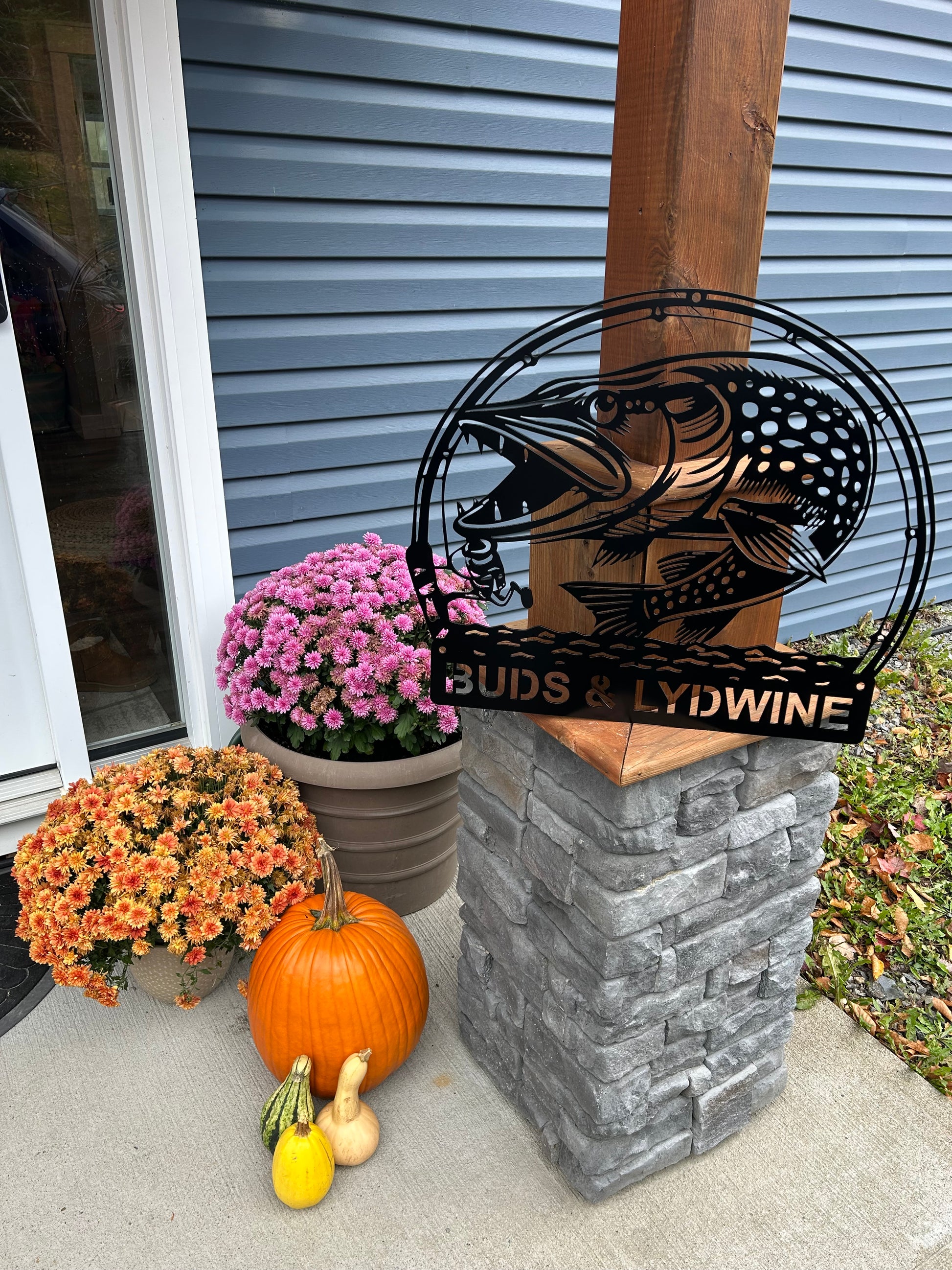 Decorative Metal Fishing Sign